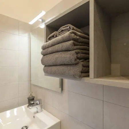 Appartamento Curiel Modern Flat